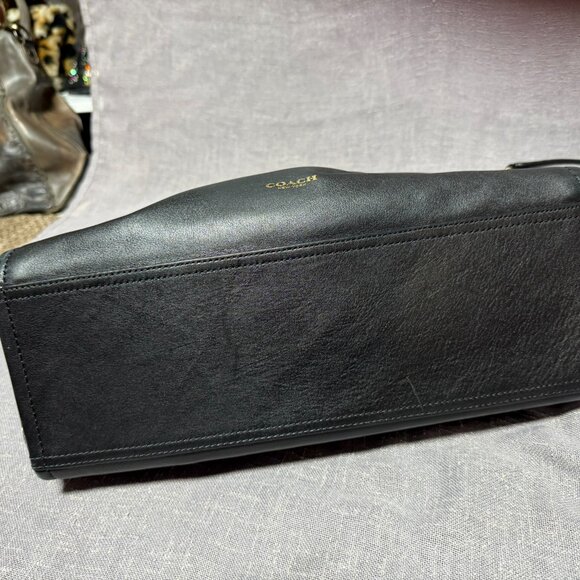 Coach Shoulder/Business Tote - Picture 4 of 4